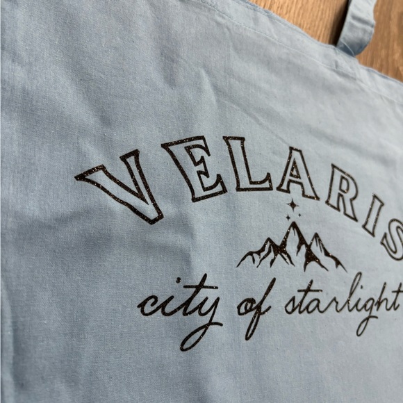 New! ACOTAR Velaris, city of starlight light blue tote - Picture 3 of 4
